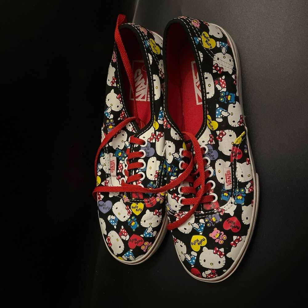 Hello Kitty Vans Men’s Size 5.5